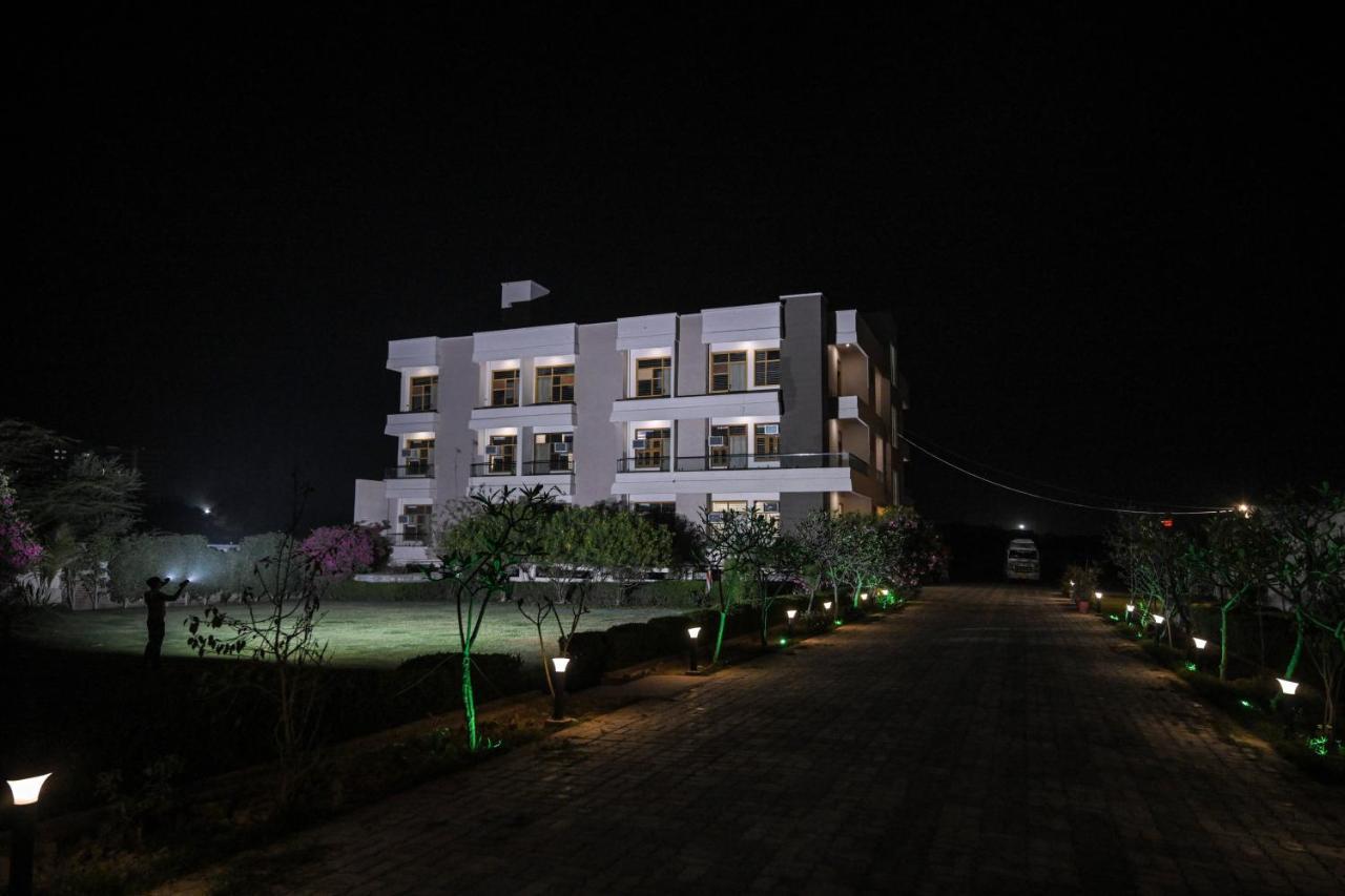 The Govindam Resort วรินดาวัน ภายนอก รูปภาพ